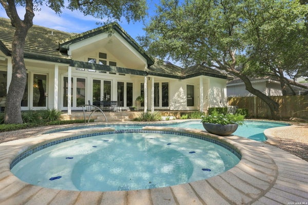 5 INWOOD TERRACE DR, SAN ANTONIO, TX 78248 - Image b66edf0357c6fd3ae07d1e47ef8a628e/2237152971