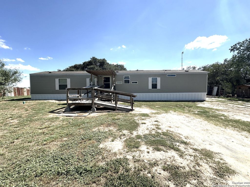 Photo of 934 CR 7711, Devine, TX 78016 (MLS # 1908105)