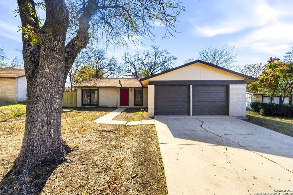 Photo of 5910 CHANNCY SP, San Antonio, TX 78233 (MLS # 1929870)