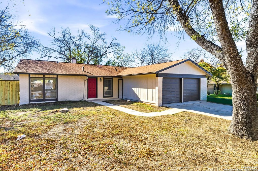 Photo of 5910 CHANNCY SP, San Antonio, TX 78233 (MLS # 1929870)