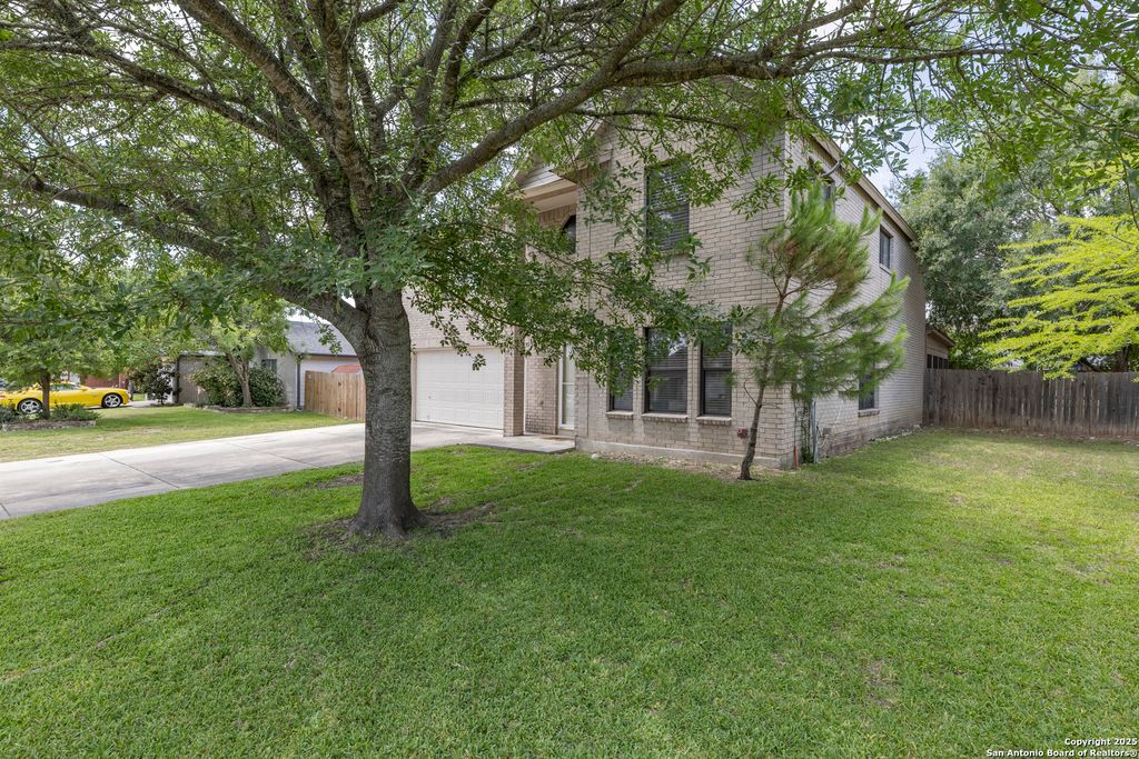 Photo of 106 Lauren, Boerne, TX 78006 (MLS # 1889062)