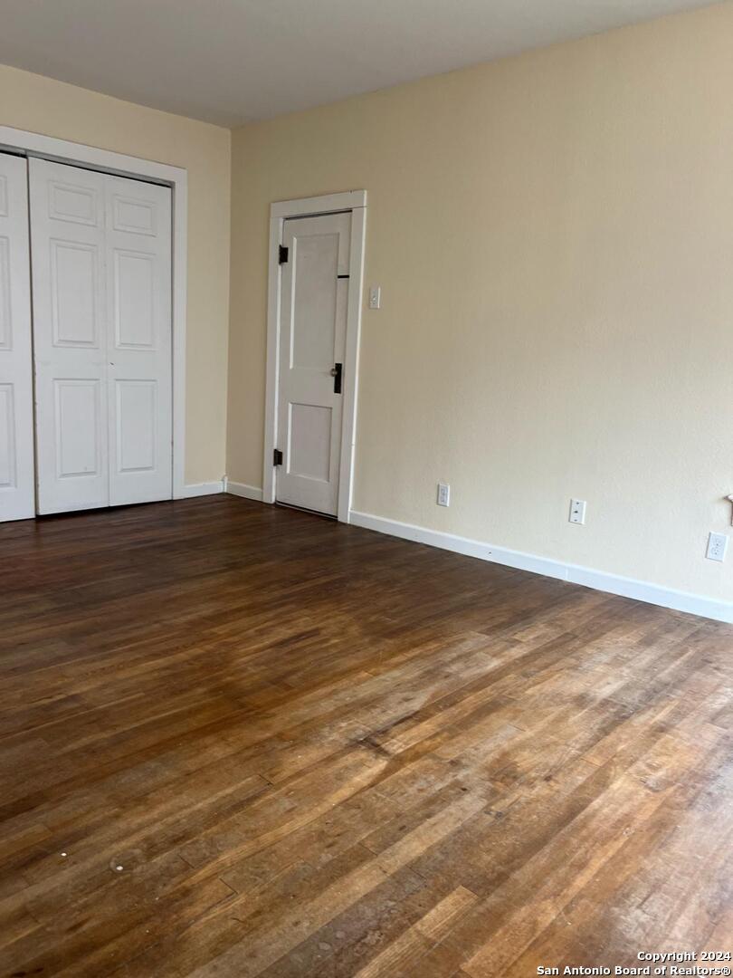 429 W Mistletoe 202
