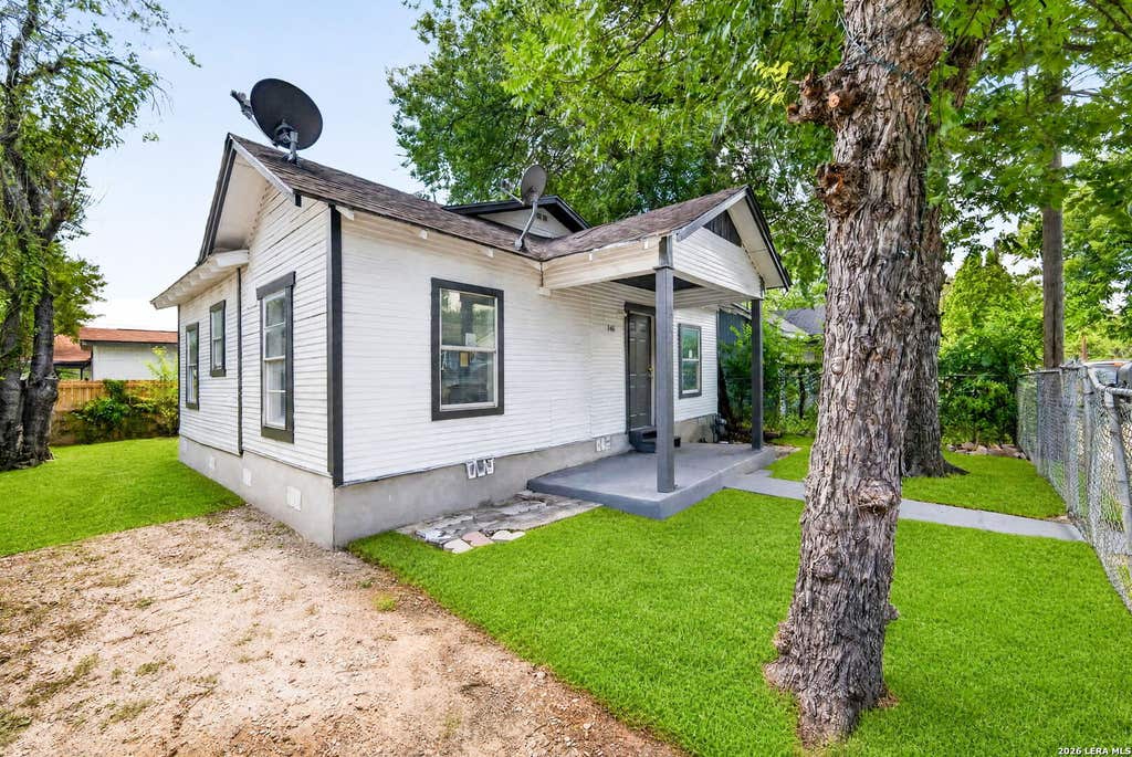 Photo of 146 W Zavalla, San Antonio, TX 78204 (MLS # 2008475)