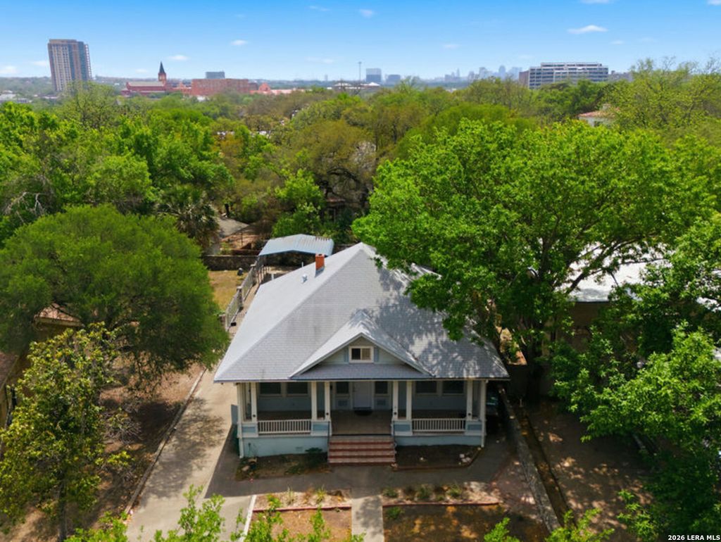 Photo of 126 Kennedy Ave, Alamo Heights, TX 78209 (MLS # 1955072)