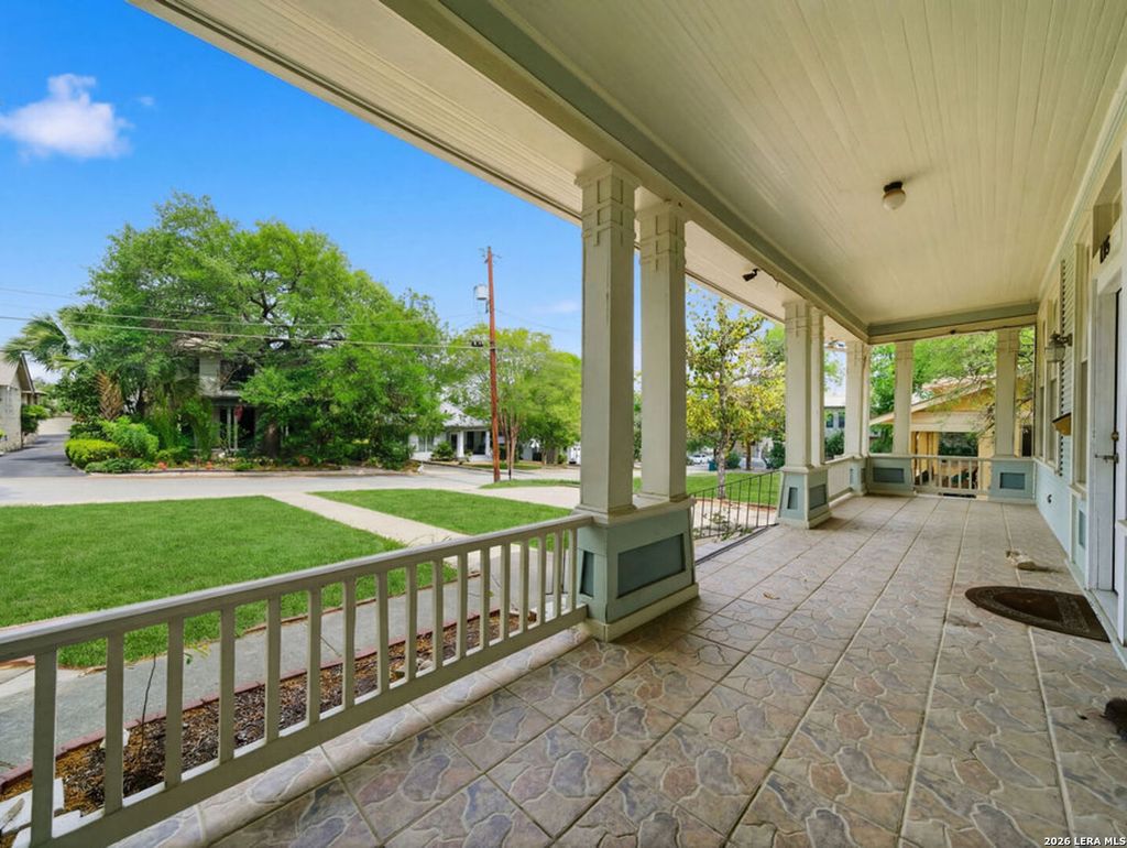 Photo of 126 Kennedy Ave, Alamo Heights, TX 78209 (MLS # 1955072)