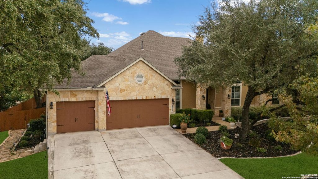 Photo of 28918 Bearcat, Boerne, TX 78006 (MLS # 1925037)