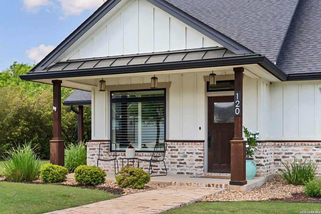 Photo of 120 magnolia, La Vernia, TX 78121 (MLS # 1955330)