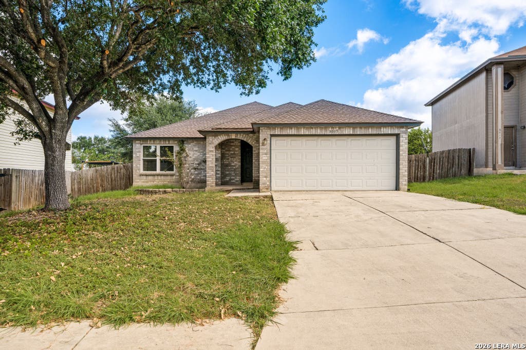 Photo of 8015 CHESTNUT GATE DR, Converse, TX 78109 (MLS # 2008764)