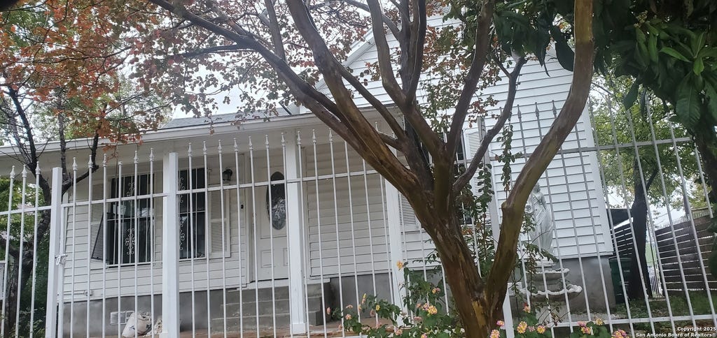 Photo of 622 W Baylor, San Antonio, TX 78204 (MLS # 1961486)
