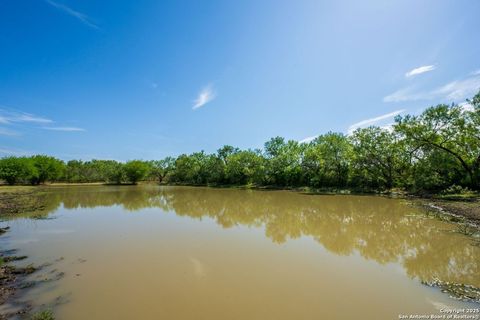 CR 732 Cr 732 Yancey TX 78666