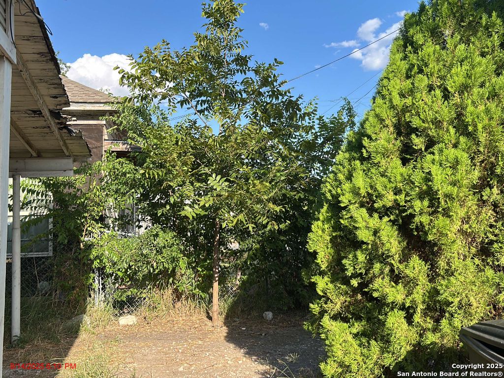 Photo of 809 Leal, San Antonio, TX 78207 (MLS # 1909248)