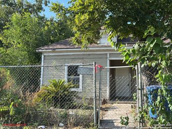 Single Family Residence at 809 Leal
