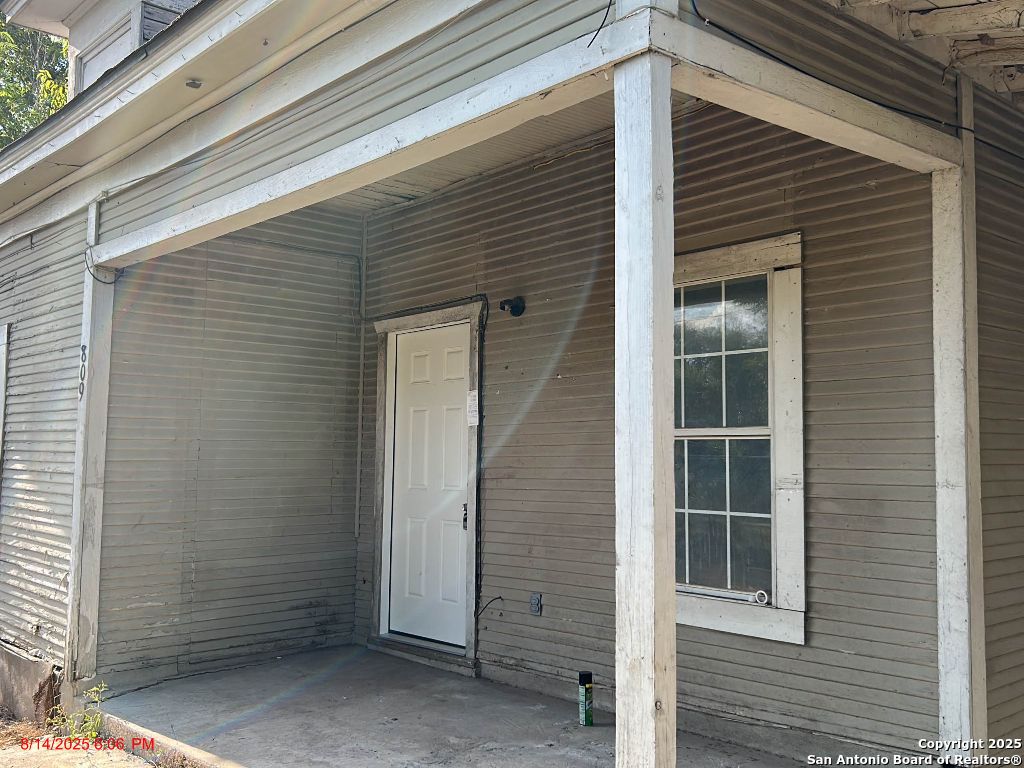 Photo of 809 Leal, San Antonio, TX 78207 (MLS # 1909248)