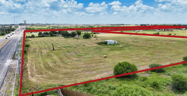 6839 E FM 1518 N, SCHERTZ, TX 78154 - Image b70b87a9e3ce49d12cf8a2de1d7a0dac/204035646