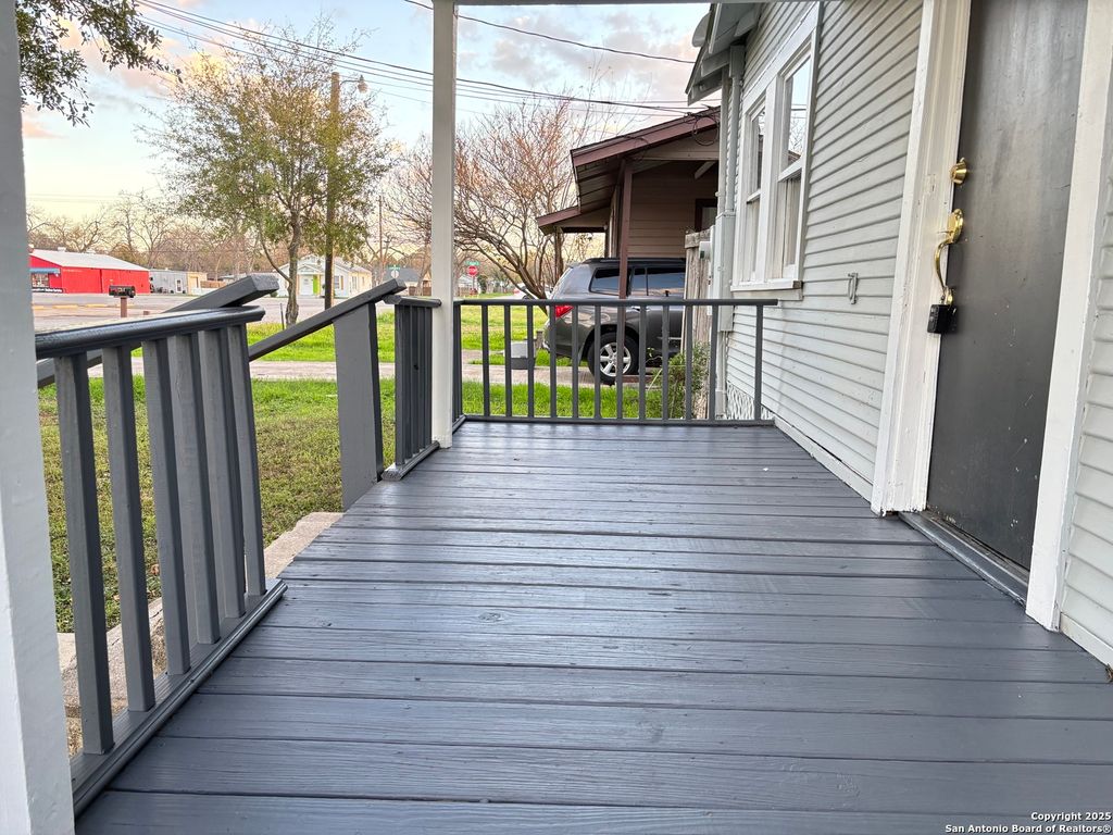 Photo of 1316 N Olive, Seguin, TX 78155 (MLS # 1930339)