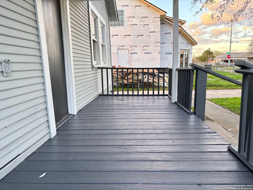 Photo of 1316 N Olive, Seguin, TX 78155 (MLS # 1930339)