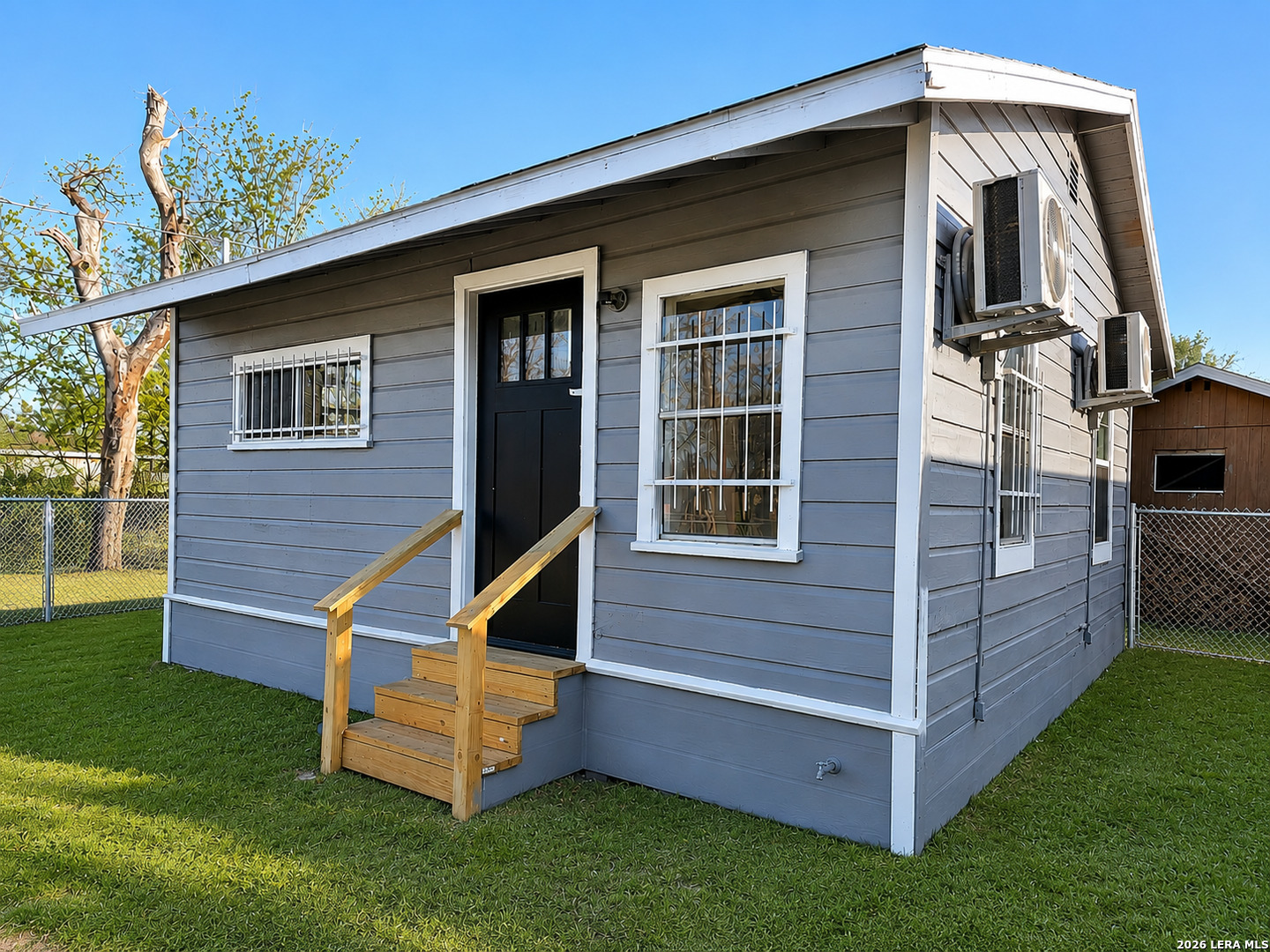 Photo 1 of 6 — 534 SHARMAIN PL, San Antonio, TX 78221