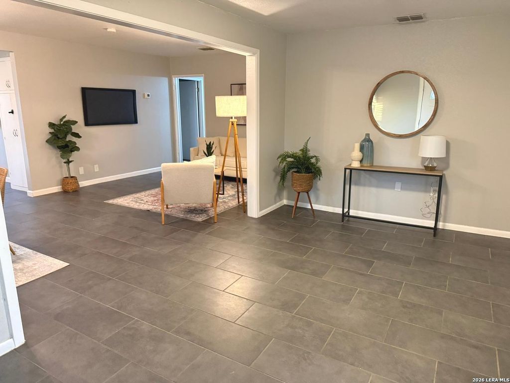 Photo of 102 ANTRIM DR, San Antonio, TX 78218 (MLS # 1957465)