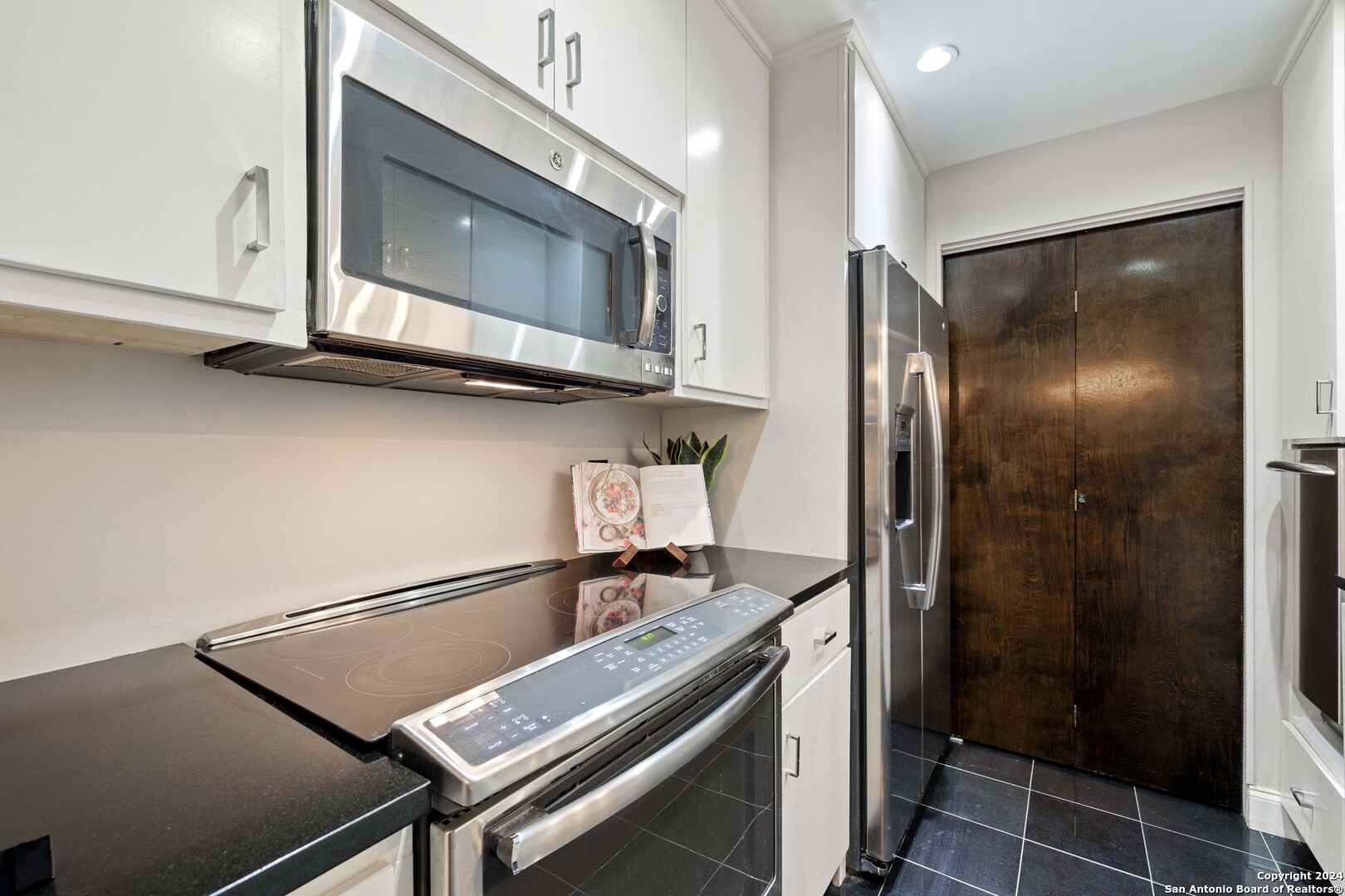 7701 WURZBACH RD 1002