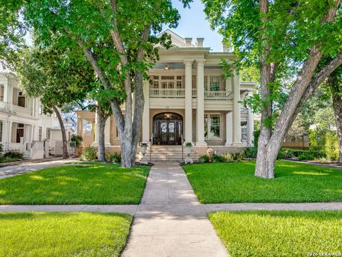 Property photo of 125 W Agarita Ave., San Antonio, TX 78212