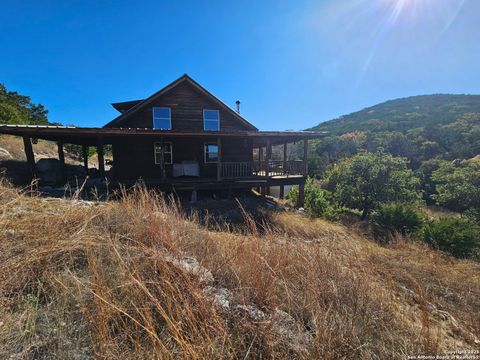 1035 Riemer Creek Rd Leakey TX 78873