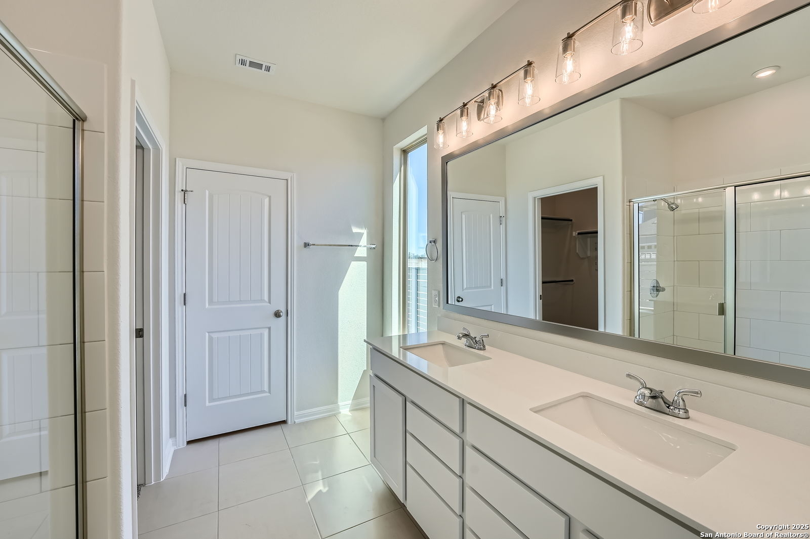1547 Estelea Grove