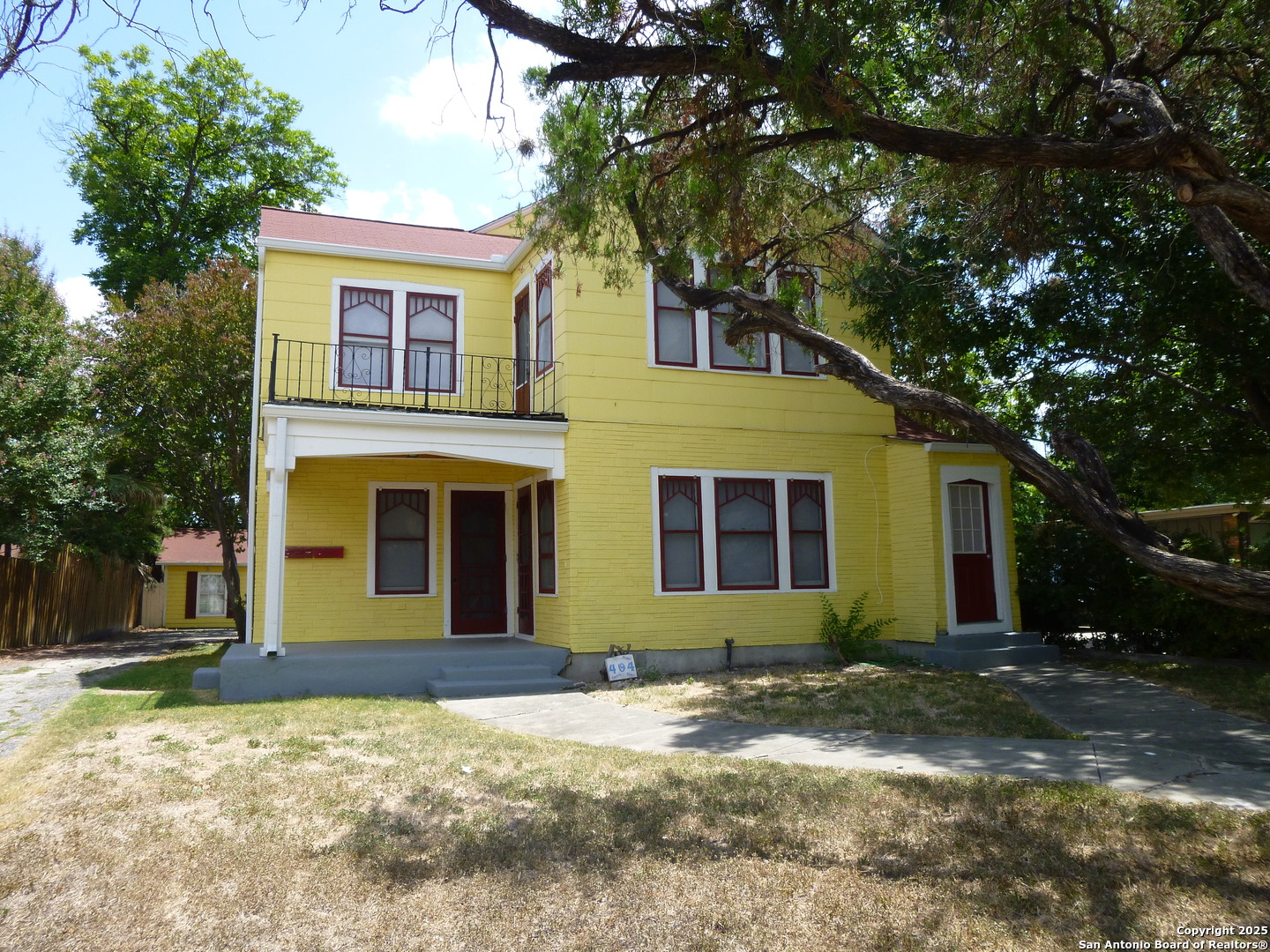 404 DONALDSON AVE
