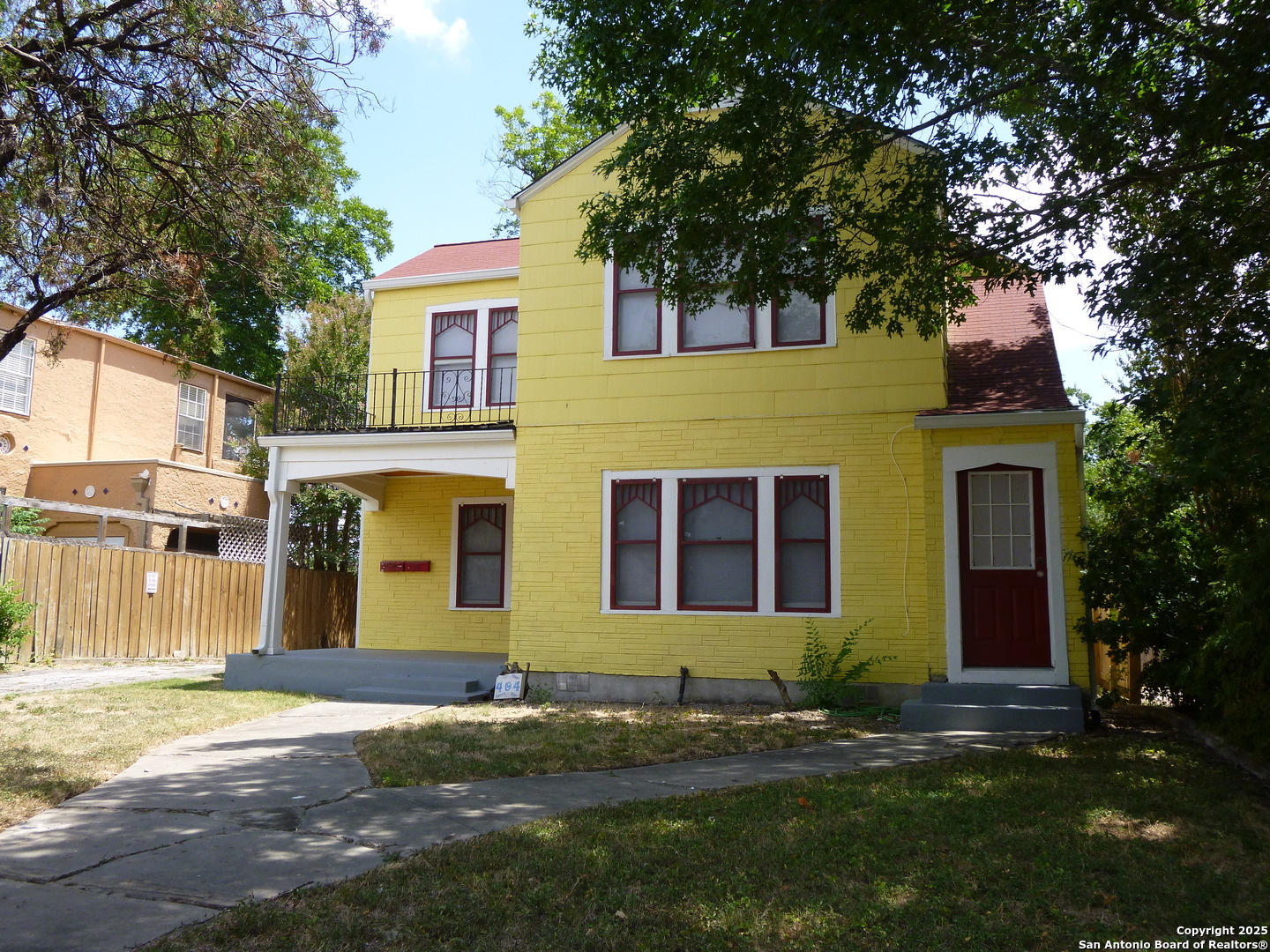 404 DONALDSON AVE