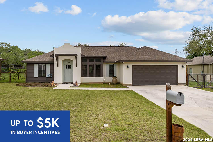 Photo of 1214 Libold, Devine, TX 78016 (MLS # 1964210)