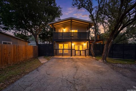 Property photo of 1070 Timberlane Dr, Canyon Lake, TX 78133