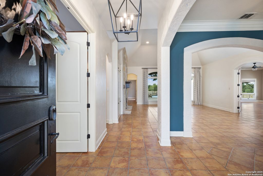 Photo of 29755 No Le Hace, Fair Oaks Ranch, TX 78015 (MLS # 1939045)