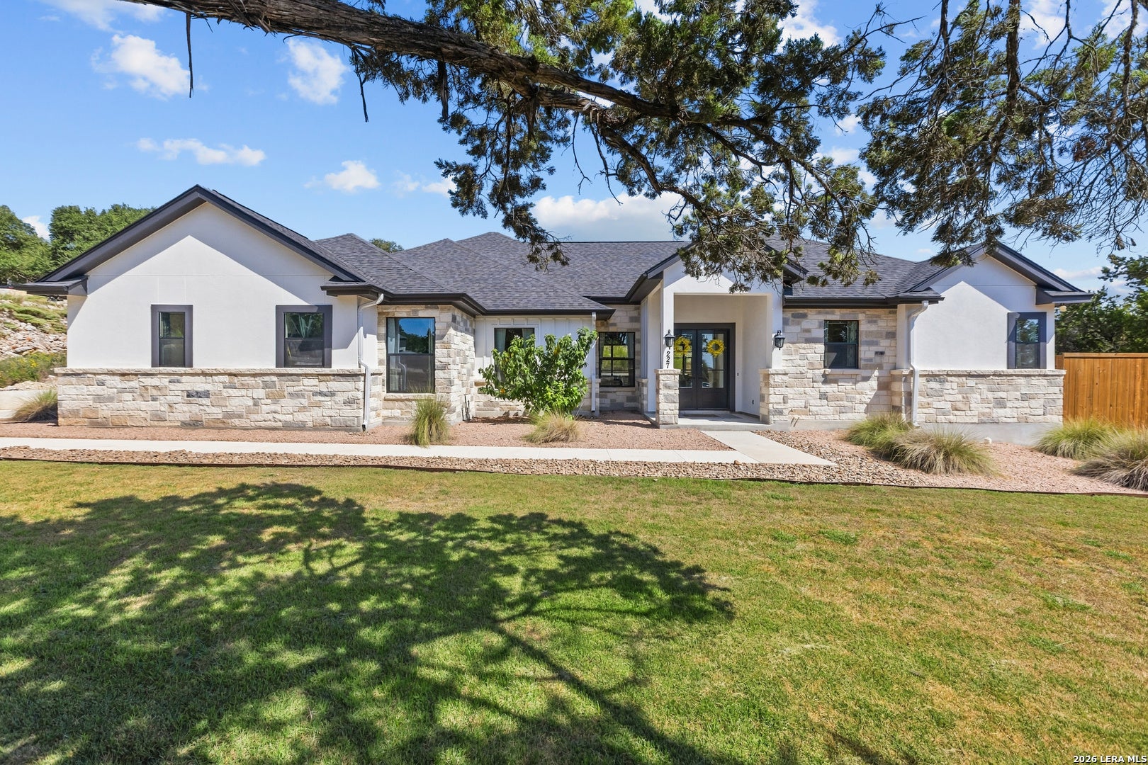 227 PARADISE HLS