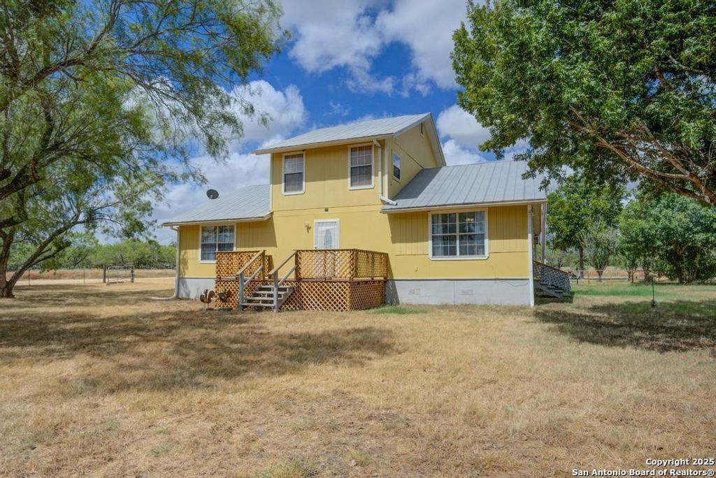 Photo of 1176 Old Adams, Pleasanton, TX 78064 (MLS # 1894364)