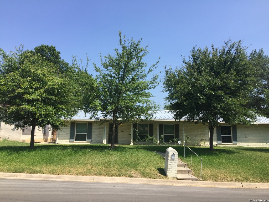 Photo of 1014 MOUNT KISCO DR, San Antonio, TX 78213 (MLS # 1992055)