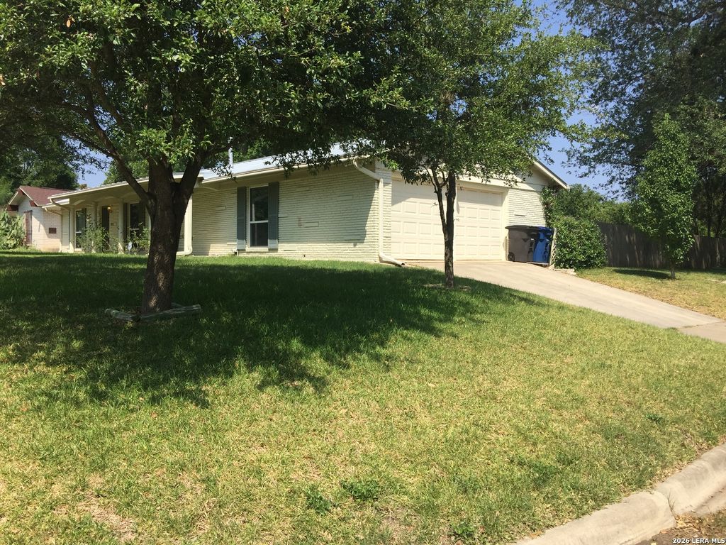 Photo of 1014 MOUNT KISCO DR, San Antonio, TX 78213 (MLS # 1992055)