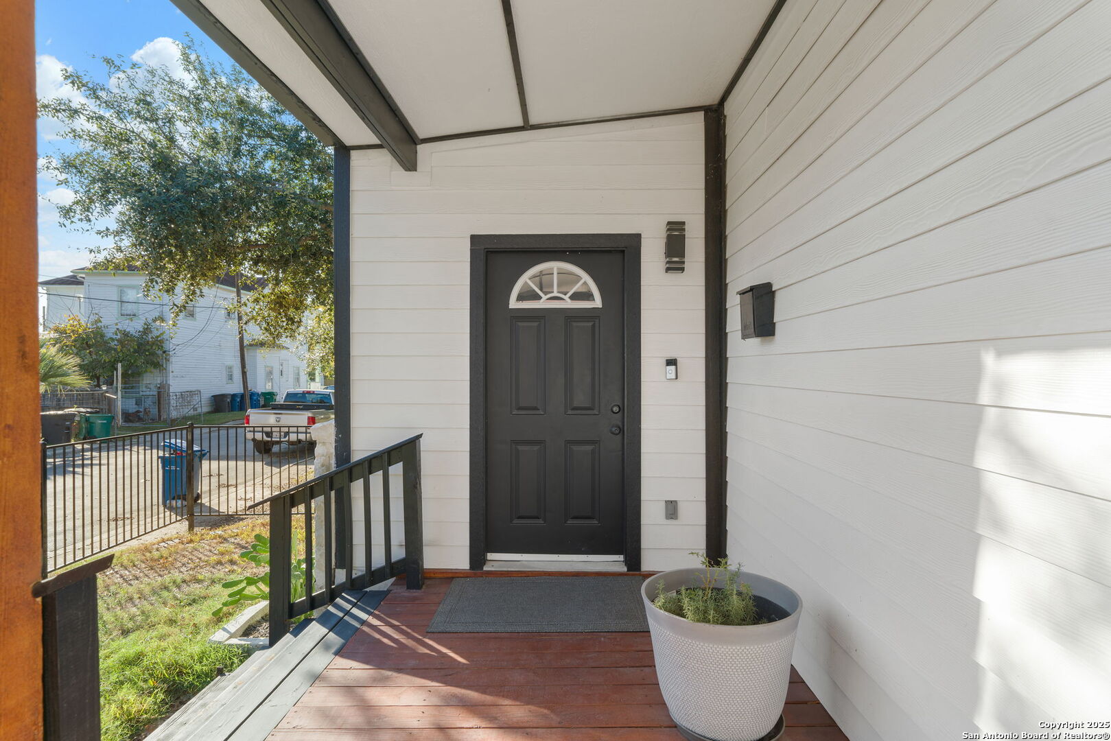 213 Omaha St