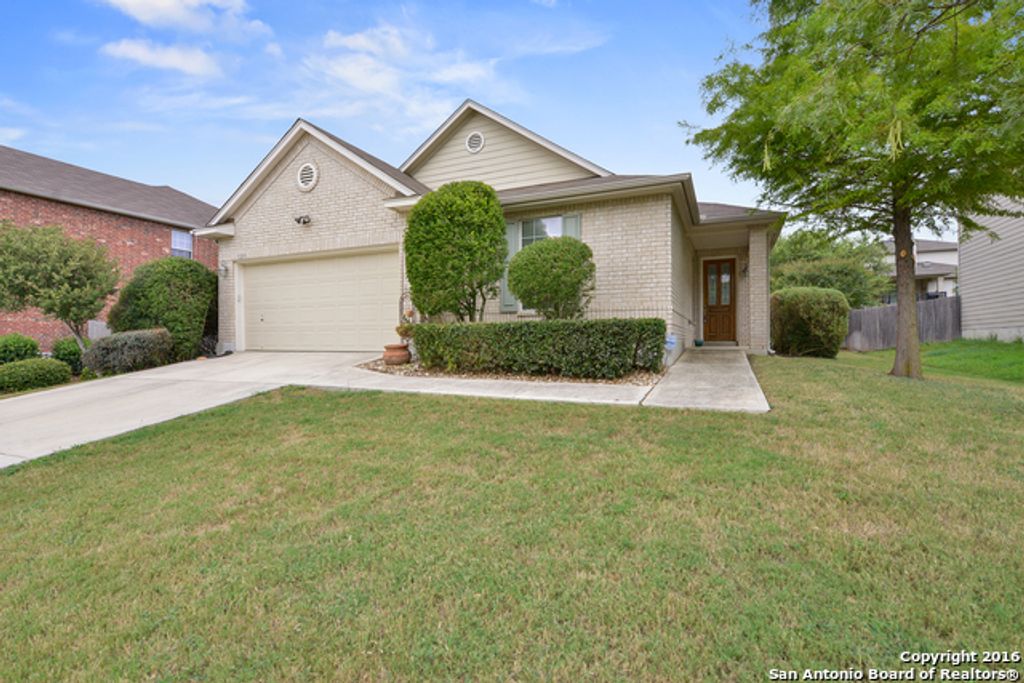 Photo of 1215 SUN ISLAND, San Antonio, TX 78245 (MLS # 1916765)