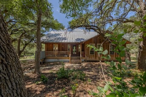 Photo of 150 PLATTEN CREEK RD, Boerne, TX 78006 (MLS # 1967441)