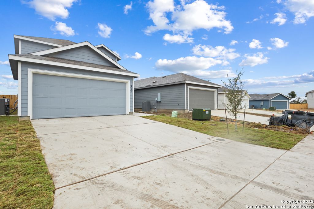 Photo of 972 Pastar Creek, Seguin, TX 78155 (MLS # 1926768)