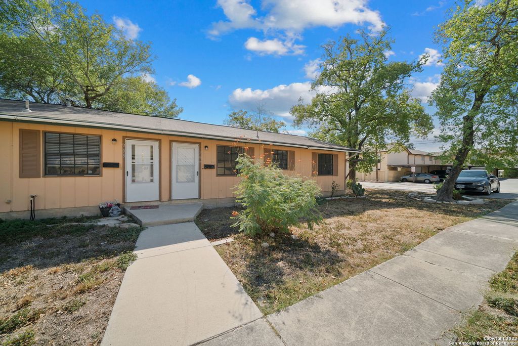 Photo of 206 Bexar Dr, San Antonio, TX 78228 (MLS # 1956920)