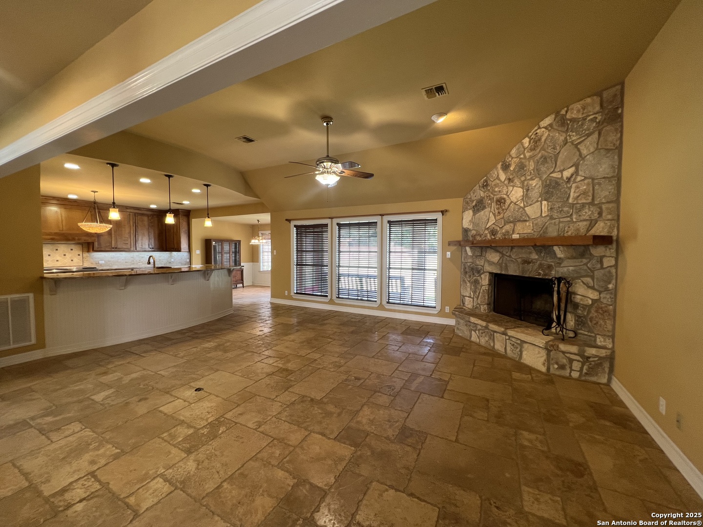 1622 CONTINENTAL DR