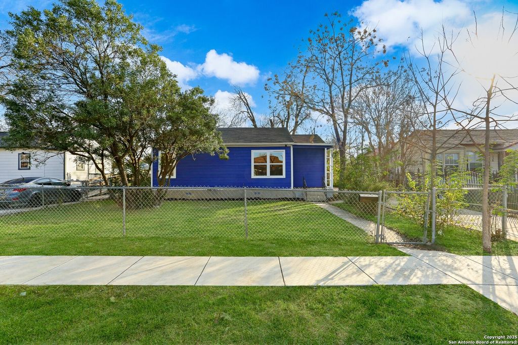 Photo of 134 Elmo, San Antonio, TX 78225 (MLS # 1930324)