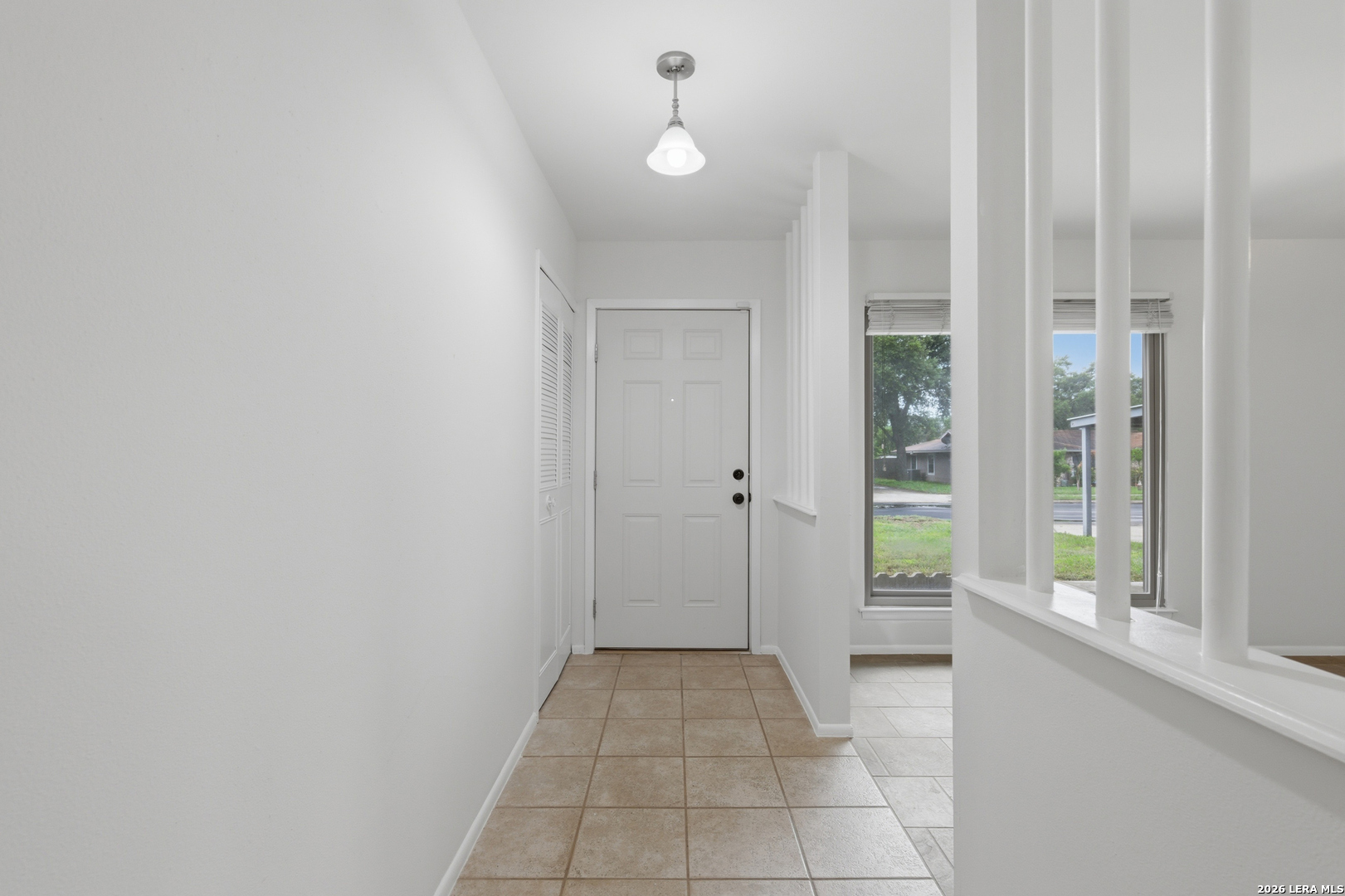 5039 ROUND TABLE DR