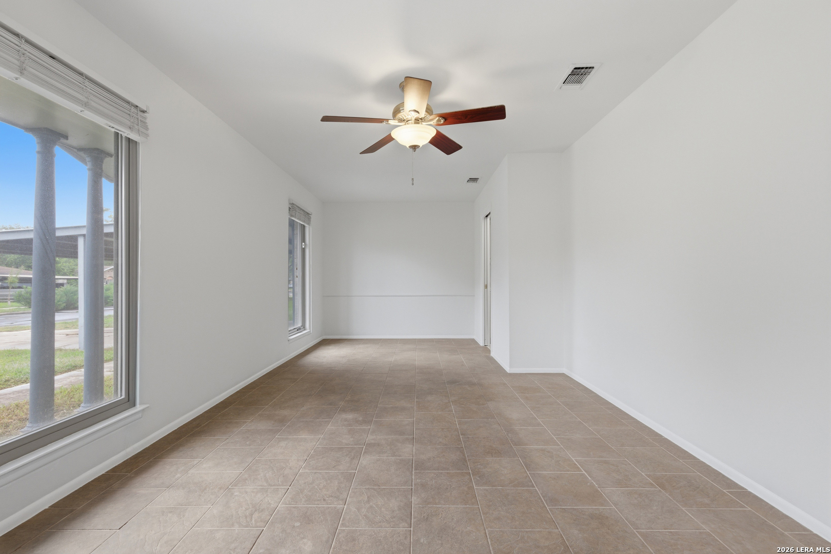 5039 ROUND TABLE DR