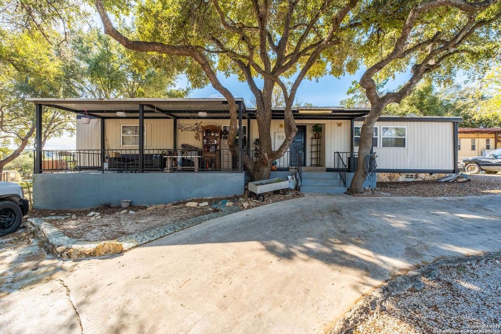 Photo of 626 Flintstone Dr, Canyon Lake, TX 78133 (MLS # 1915208)