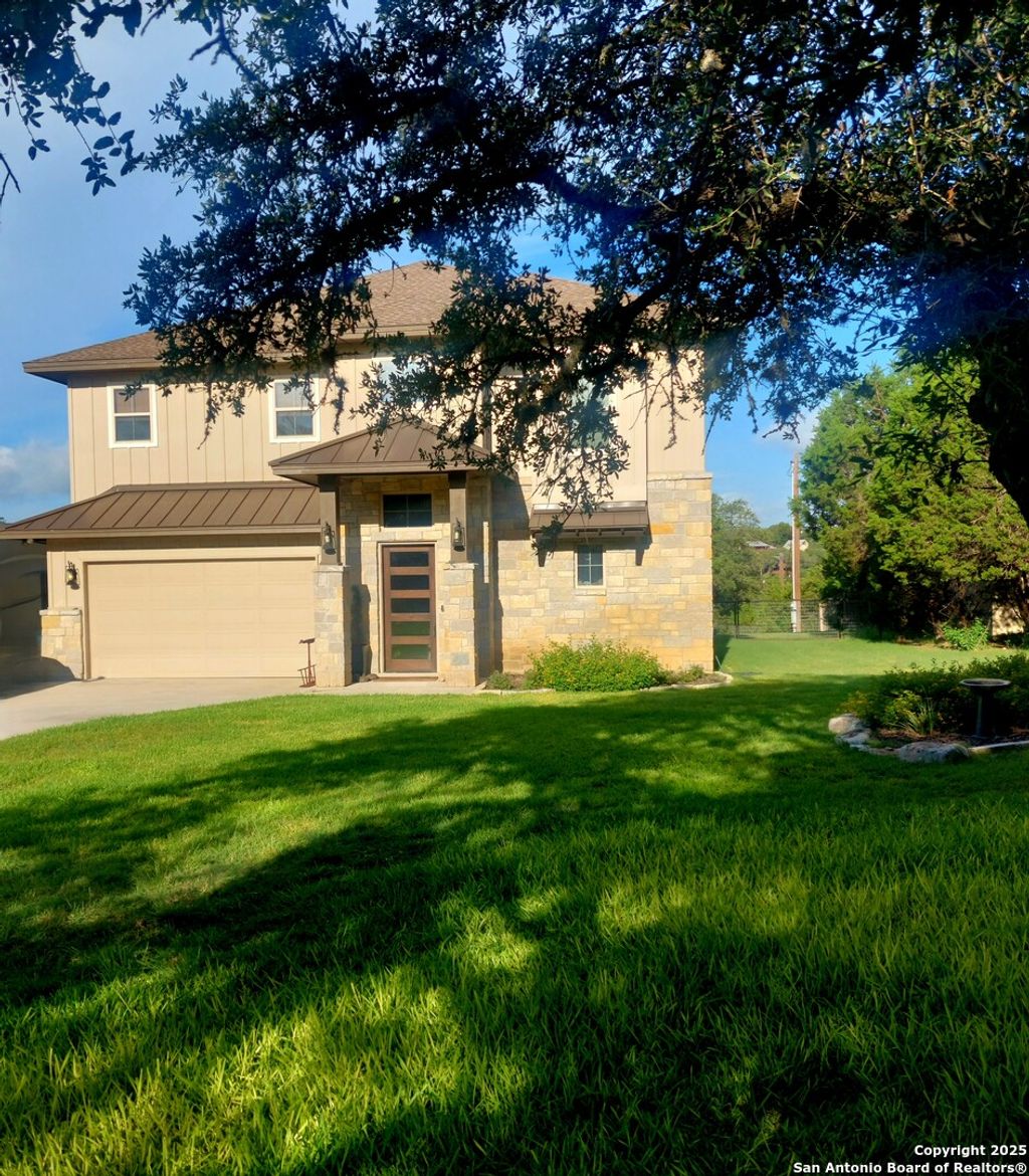 Photo of 561 Five Oaks, Canyon Lake, TX 78133 (MLS # 1887274)