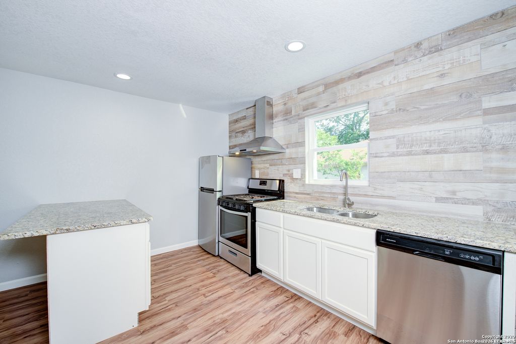 Photo of 218 NATALEN AVE, San Antonio, TX 78209 (MLS # 1992408)