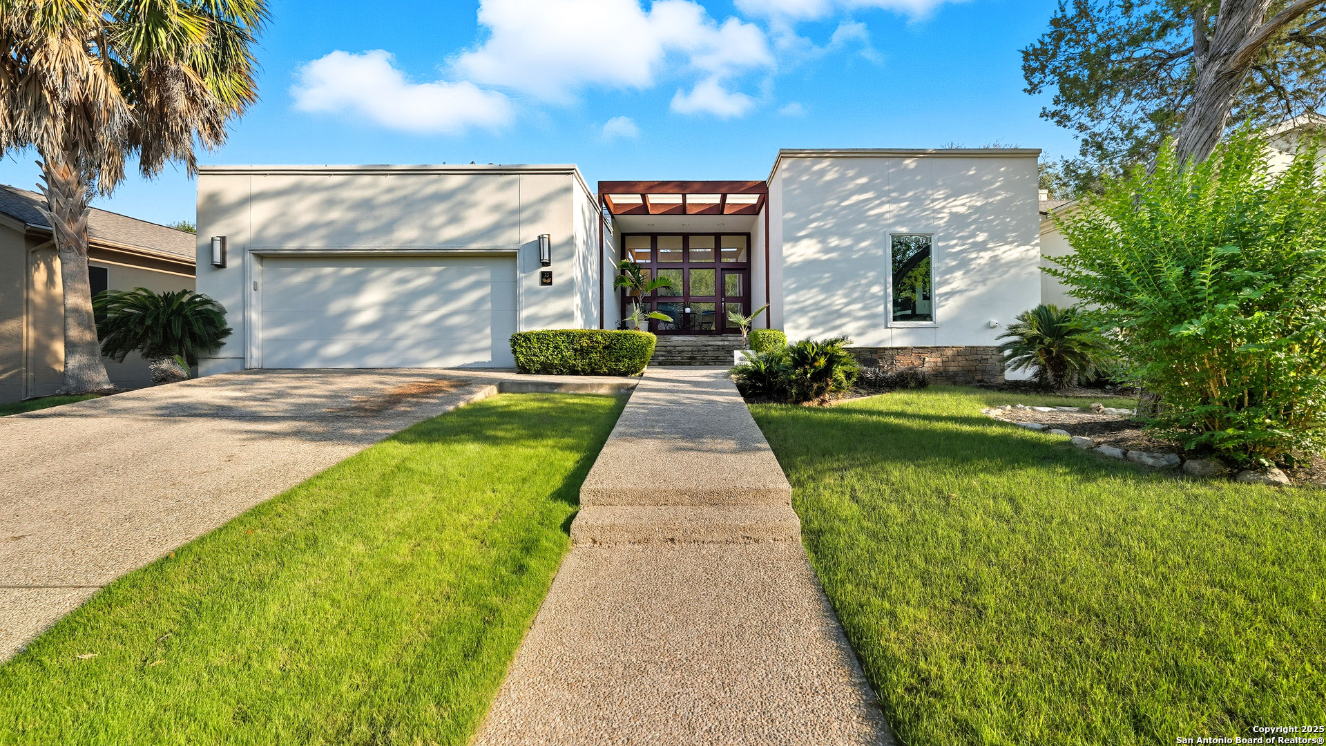 33 Laurel Trail