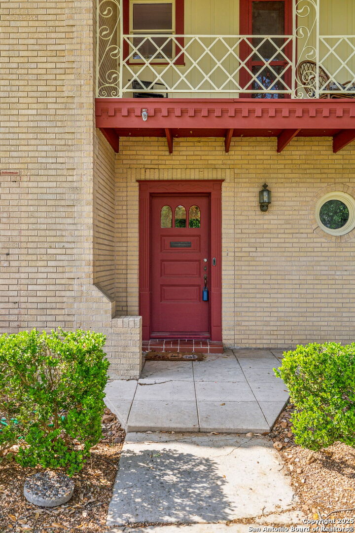 2112 W Gramercy