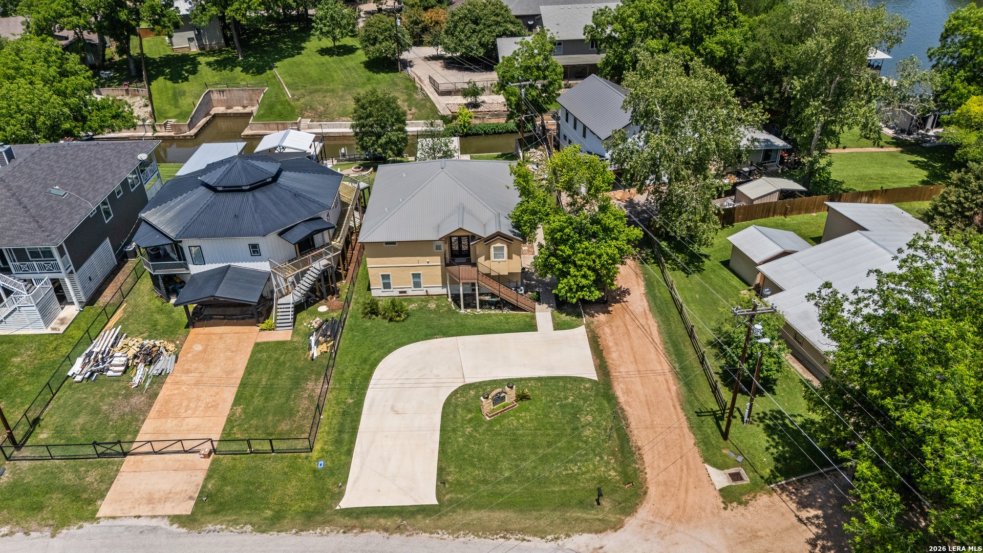 3900 N Apache Circle